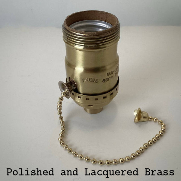 Polished and lacquered brass UNO pull-chain light socket with gold-tone chain